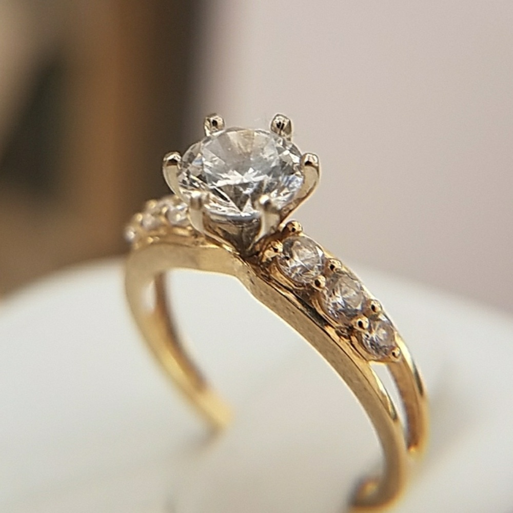 14K Solid Yellow Gold Engagement Ring - Picture 2 of 9